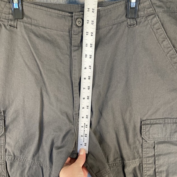 Wrangler Shorts Men's 42‎ Dark Gray Cargo Relaxed Fit Gorpcore Hiking Outdoors - Picture 5 of 16